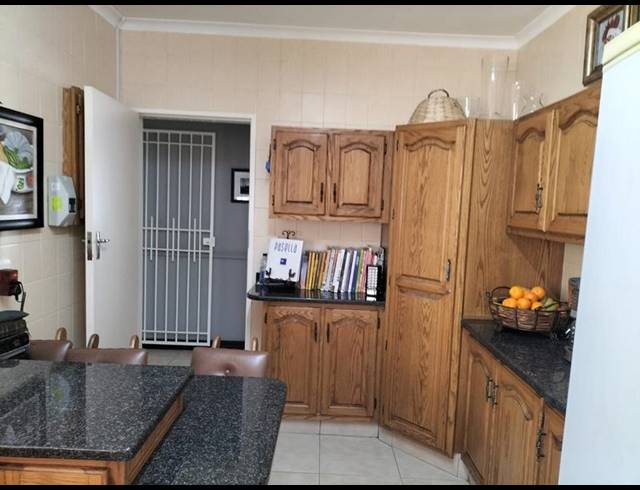 4 BEDROOM HOUSE FOR SALE IN VANDERBIJLPARK SE 2